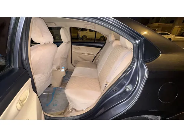 Car image 13