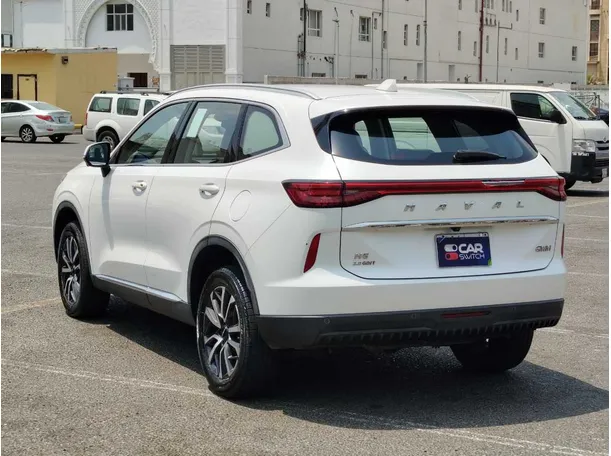 Car image 7