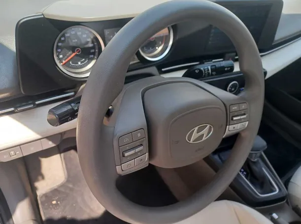 Car image 19