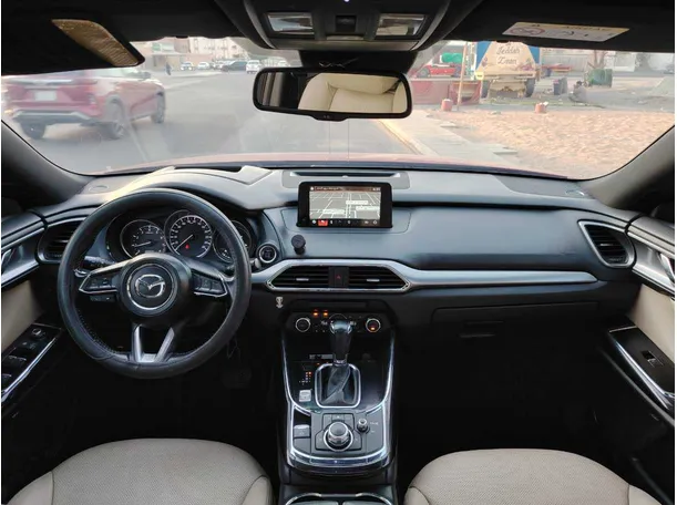 Car image 18