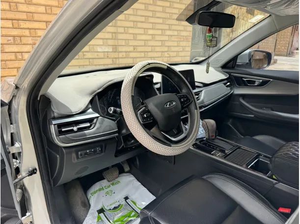 Car image 12