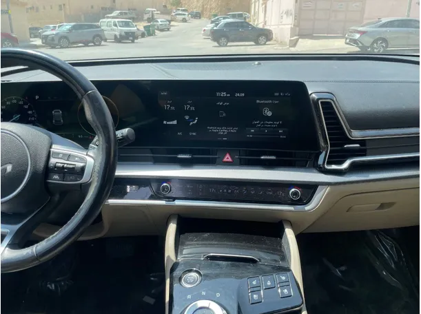 Car image 20
