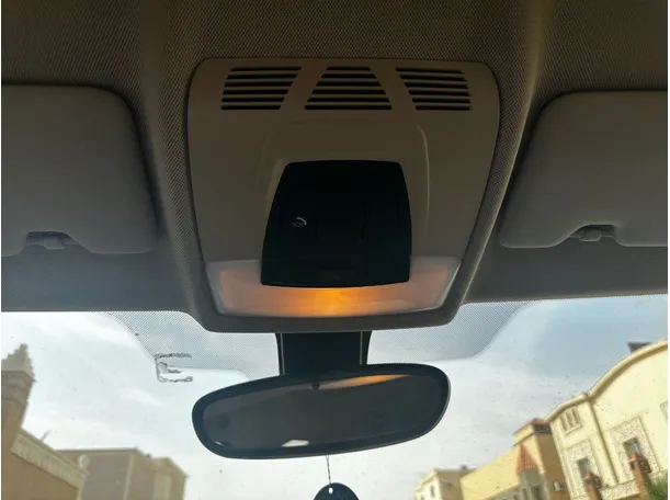 Car image 26