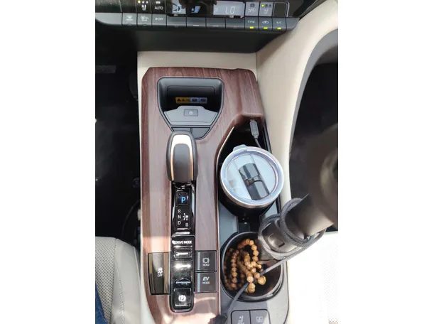 Car image 20