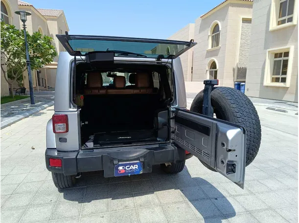 Car image 24