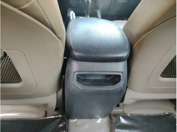 Car image 33