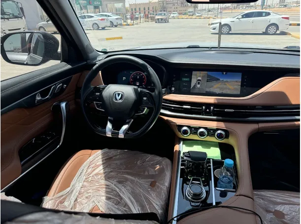 Car image 19