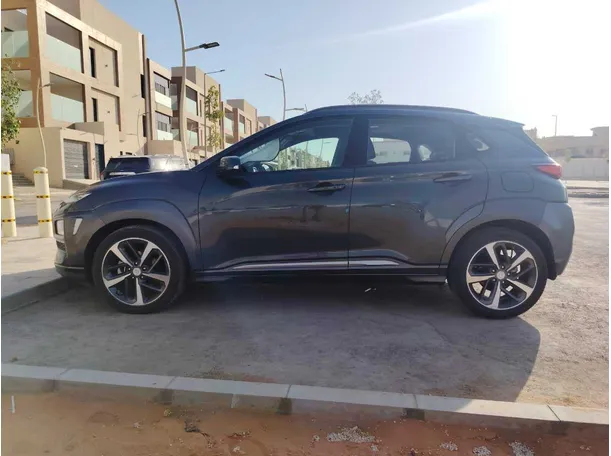 Car image 8