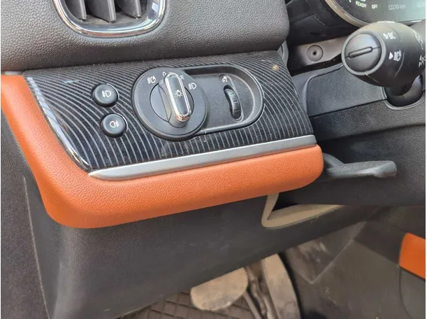 Car image 21