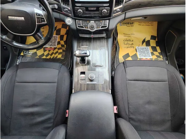 Car image 18