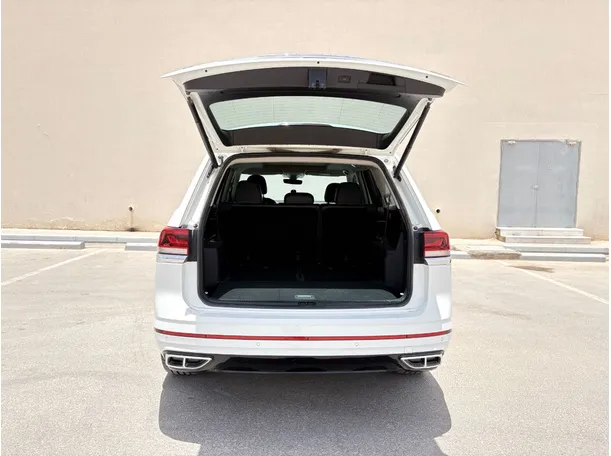 Car image 23