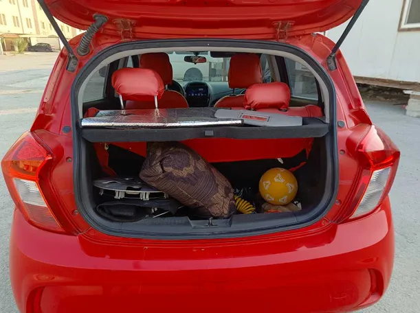 Car image 26