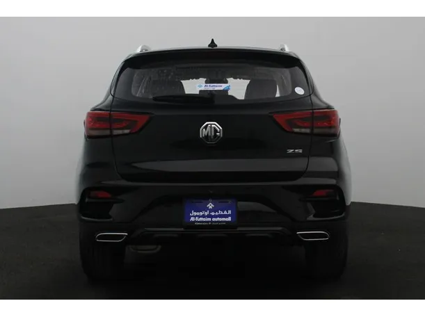 Car image 12