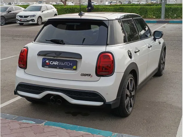 Car image 5