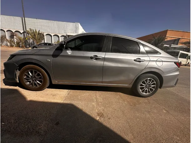 Car image 8