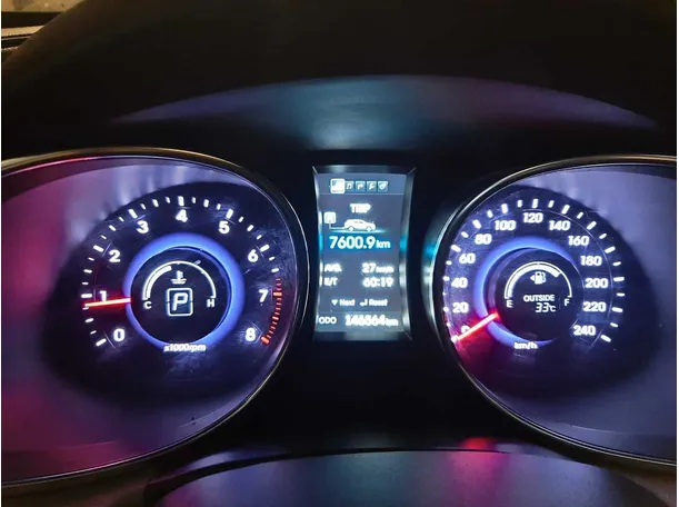 Car image 18