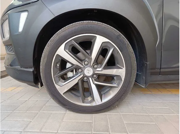 Car image 10