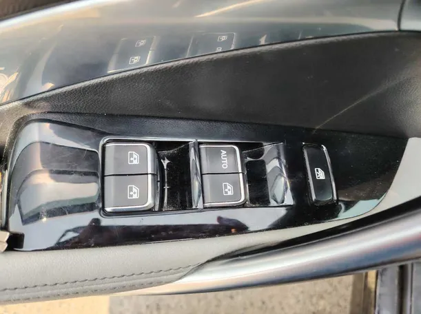 Car image 38