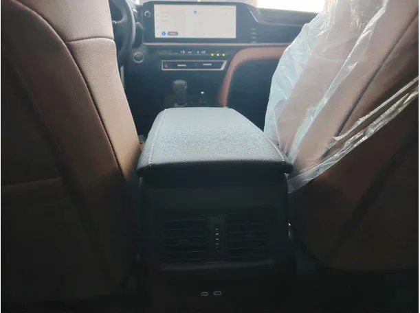 Car image 35