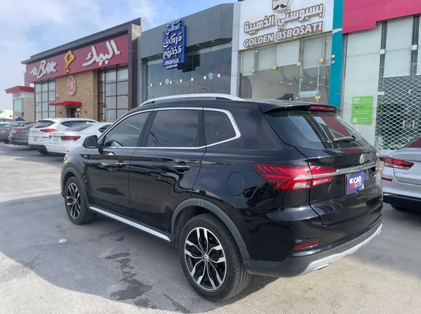 Car image 7