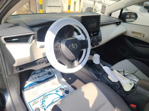 Car image 12