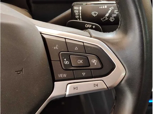 Car image 35