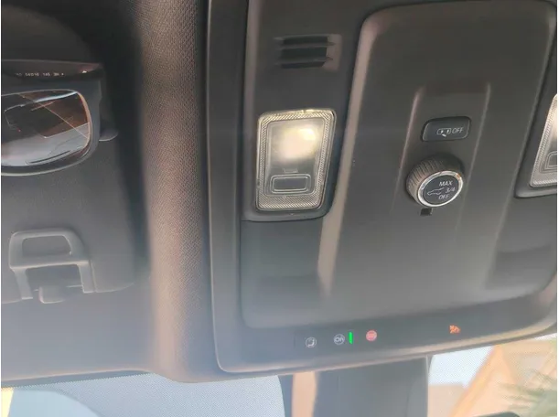 Car image 28