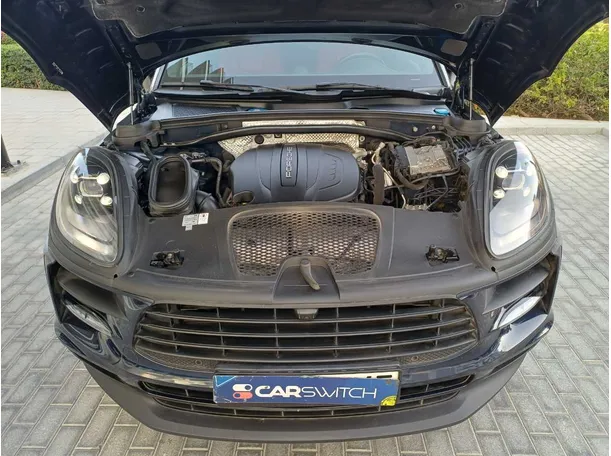 Car image 26