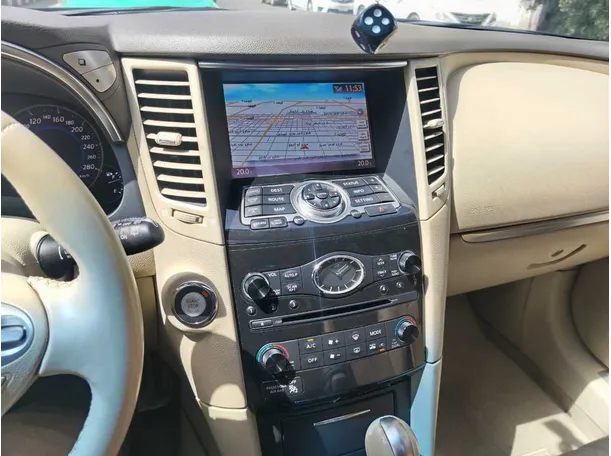 Car image 26