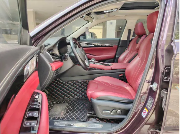 Car image 11
