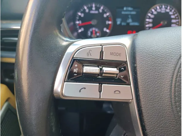 Car image 25