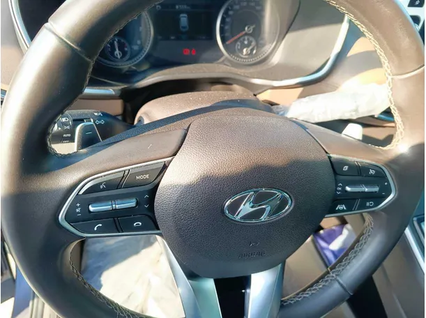 Car image 25