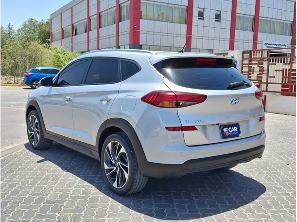 Car image 7
