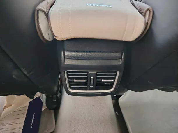 Car image 38