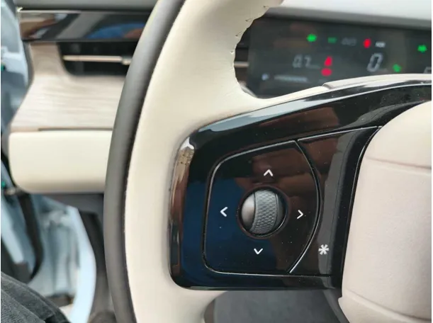 Car image 29