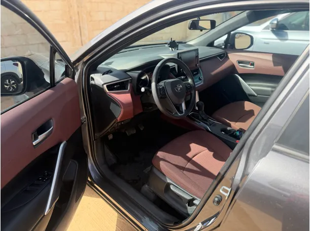 Car image 5