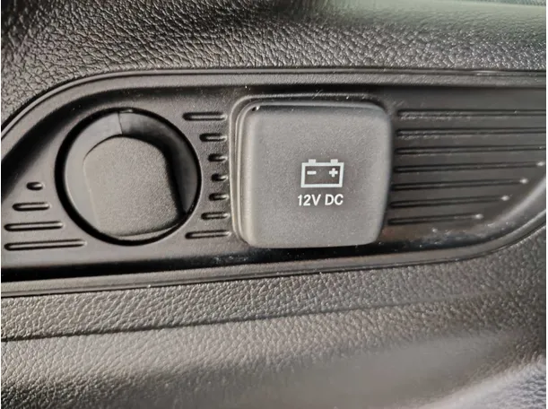 Car image 35
