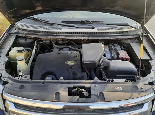 Car image 18