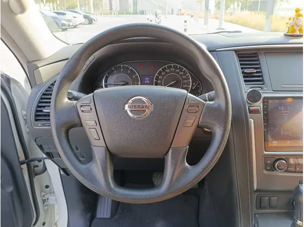 Car image 18