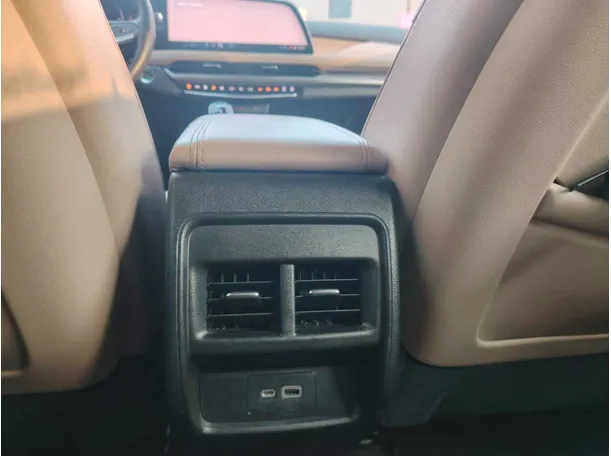 Car image 29