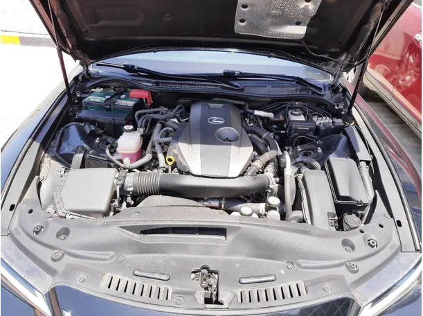 Car image 19