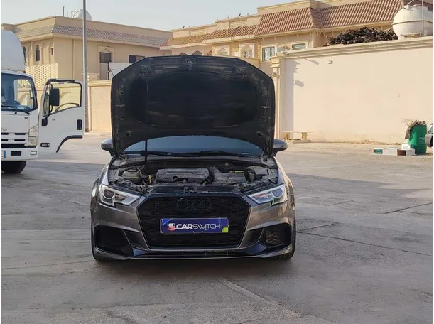 Car image 32
