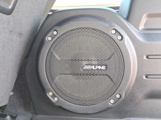 Car image 21