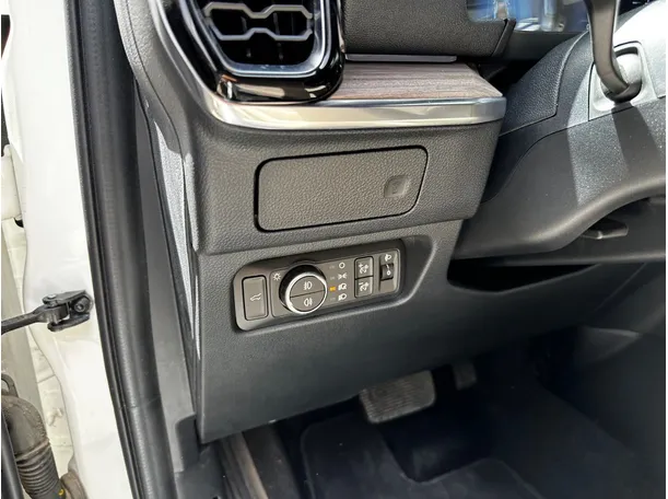 Car image 29