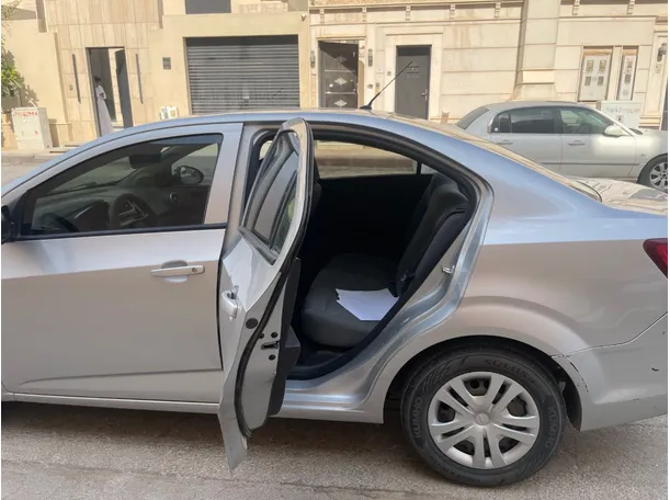 Car image 15