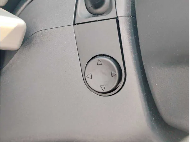 Car image 37