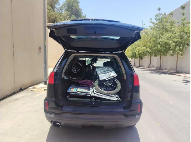 Car image 25