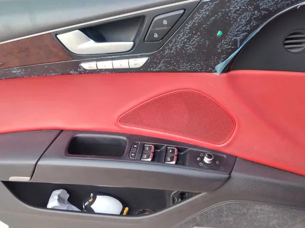 Car image 28