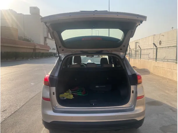 Car image 21