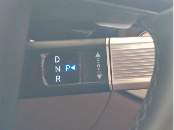 Car image 26